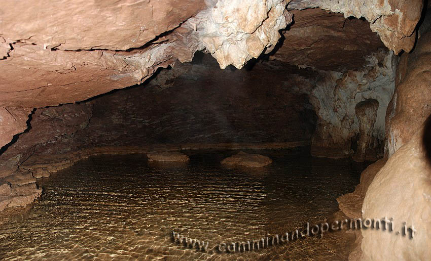 30 Grotta dei laghetti.jpg